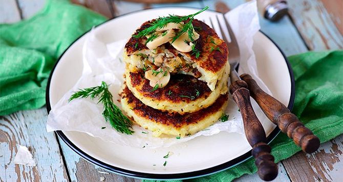 Кабачковые оладушки с грибами — приготовьте летний завтрак