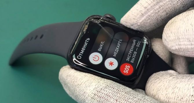 В каких случаях нужна замена стекла Apple Watch?