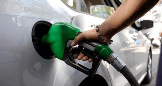 В Раде взялись за заправки: дешевого бензина больше не ищите, его не будет