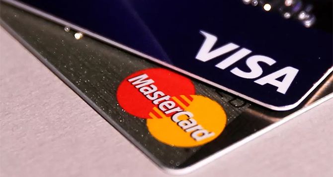 Со вчерашнего дня Visa и MasterCard обрадовали украинцев повышением стоимости услуг