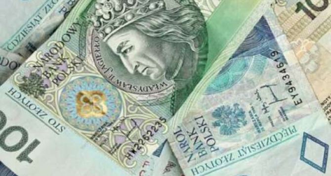 Украинцы могут получить финансовую помощь в Польше в размере 10 тысяч злотых
