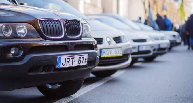 Правила ввоза автомобилей в Украину изменят в ближайшее время. Будут требовать новый документ