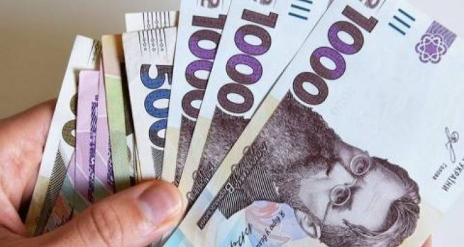 «Бедных» переселенцев обвиняют в незаконно полученной помощи на почти 900 млн гривен