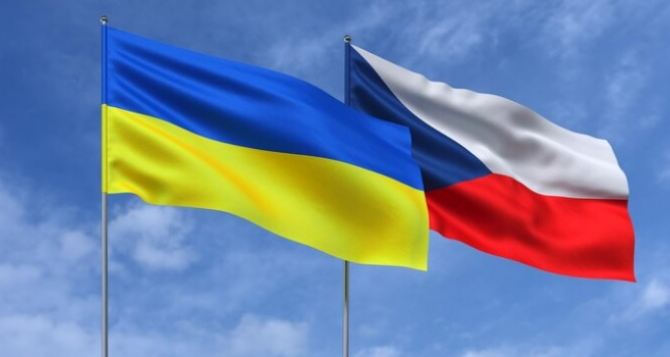 Чехов ожидает режим жесткой экономии из-за большой  помощи Украине. Гражданам это не нравится