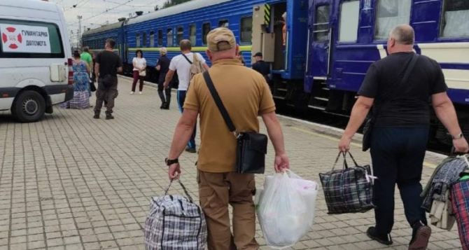 Началась массовая обязательная эвакуация людей из еще одной области Украины