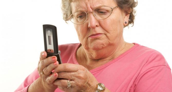 Vodafone призвал пенсионеров срочно заменить SIM-карты.