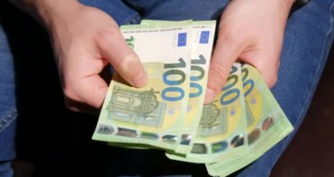 Евро стремительно дорожает: как на этом заработать