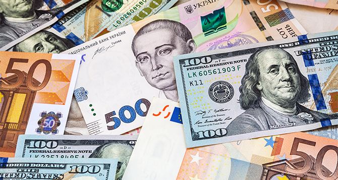 Покупать доллар или продавать? Что сделать простым украинцам, чтобы сохранить свои деньги
