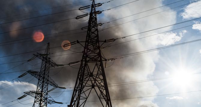 Поврежденные электростанции восстановят в кредит: во сколько ремонт обойдется украинцам