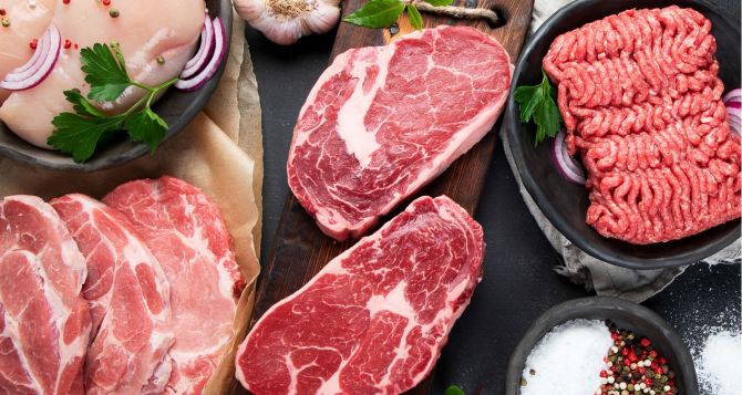 Почему не стоит мыть мясо и в чем секрет просрочки