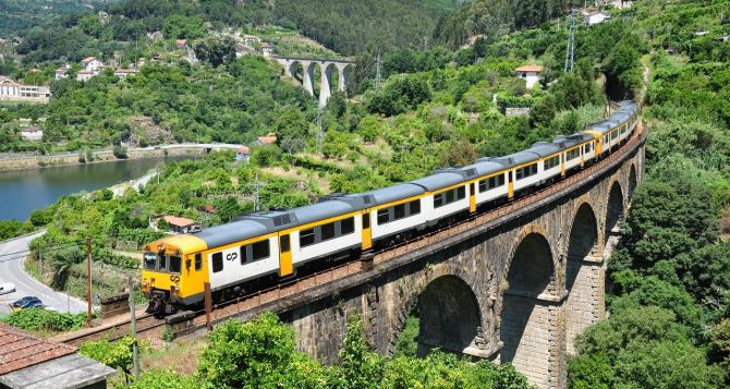 Португалия вводит безлимитные билеты на поезда за 49 евро. Доступны ли они украинцам?