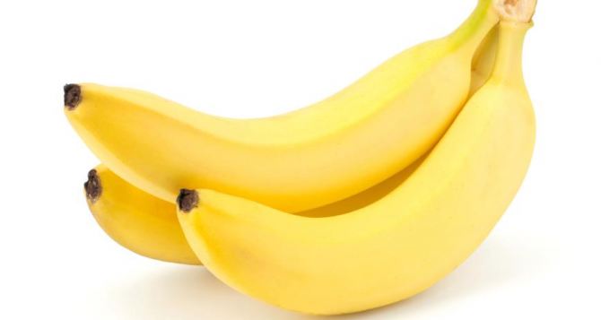 Медики предупреждают, что после очистки банана, в первую очередь, нужно обязательно вымыть руки.