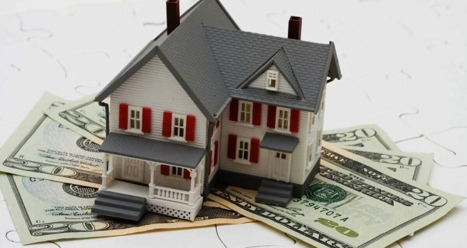 Рост курса доллара может неожиданно повлиять на рынок недвижимости: эксперт объяснил связь