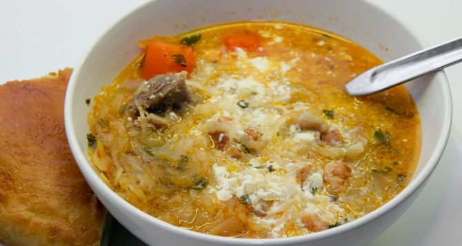 Теперь не нужно выливать в унитаз: как спасти прокисший за ночь суп