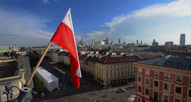 Украинцы в Польше меньше стали обращаться за получением вида на жительство