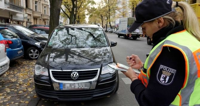 Штраф за парковку и превышение скорости в Германии: как дорого и нужно ли платить