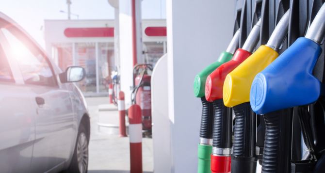 Эксперты прогнозируют рост до 80 гривен за литр бензина: какими будут цены на топливо в Украине