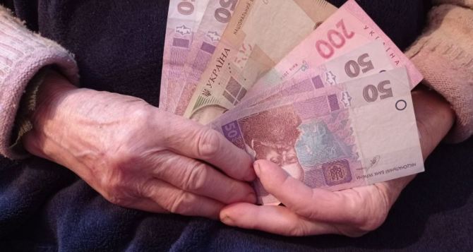 Пенсии за сентябрь: в ПФУ предупредили, когда будут деньги