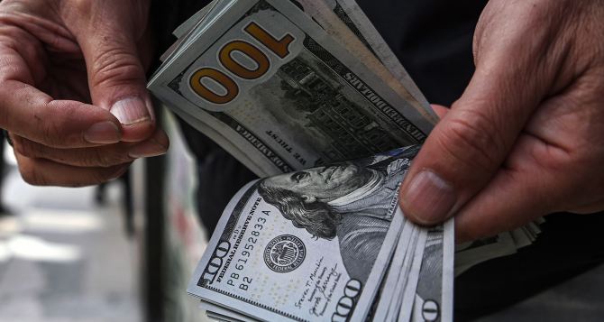 Запасайтесь валютой: уже известно каким будет курс доллара в 2024 году