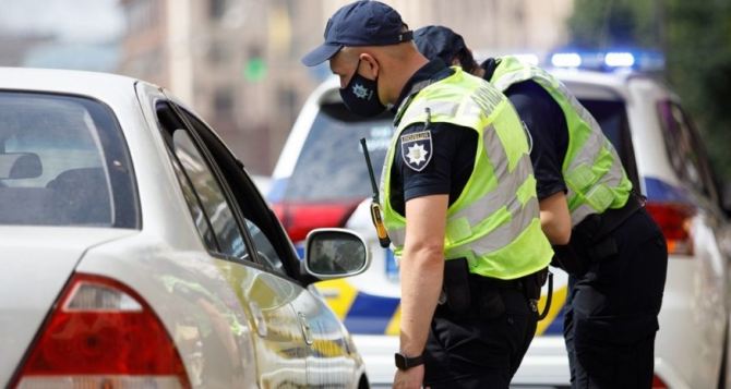Штраф в 40 тыс. гривен и лишение прав: водителей начали жестко наказывать на дорогах