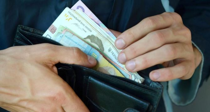 Некоторые пожилые украинцы смогут получить одноразовую денежную помощь ко дню рождения: как это сделать