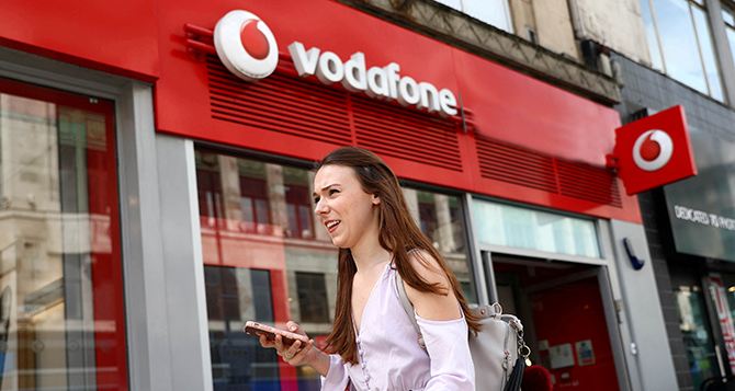 «Наслушались сказочек»: абоненты Vodafone теряют по 15-20 грн на каждом пополнении, схема раскрыта