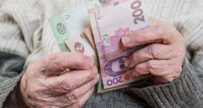От 268 до 830 грн: в октябре пенсионеры получат неплохие доплаты — списки
