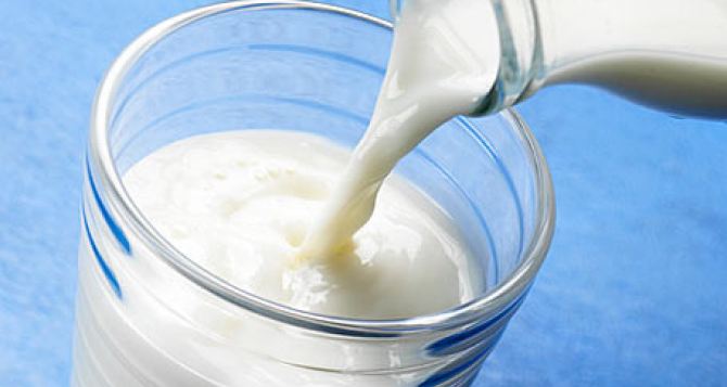 Молочные продукты при простуде есть нельзя. Врач объяснил почему