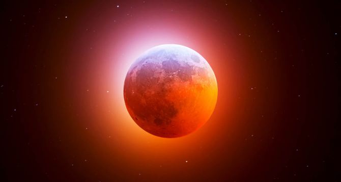 «Кровавая Луна» — Полнолуние совпадает с частичным затемнением: 28 октября можно увидеть интересное астрономическое явление