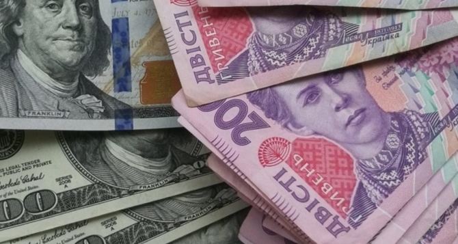 Доллар в Украине продолжает дешеветь: курс валют на 30.10.2023 года