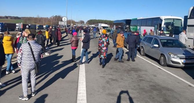 Очереди на украинско-польской границе: где водителям придется ждать дольше всего