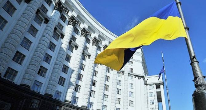 Статус зарубежного украинца получить  можно только  после проверки СБУ