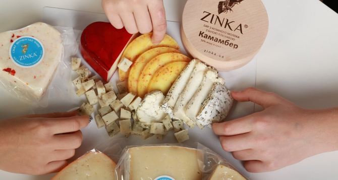 На международном конкурсе украинский сыр «Зинка» получил золотую медаль. Всего украинские сыры получили 13 наград
