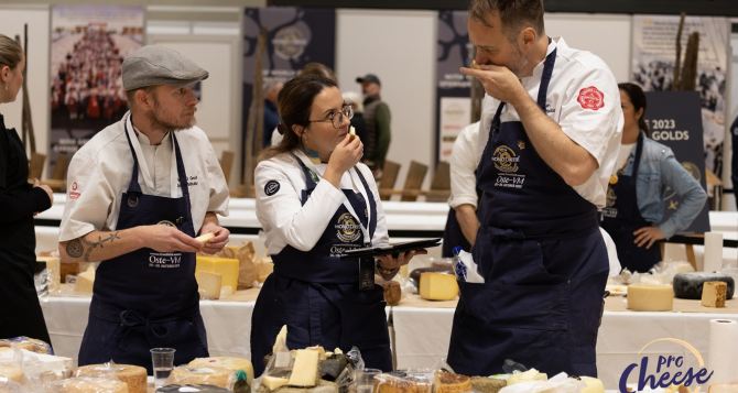 Как выбирали самый лучший сыр в мире в  году Фоторепортаж с World Cheese Awards