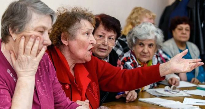 Миллионам украинцев в 2024 году уменьшат пенсии: почему и о ком идет речь