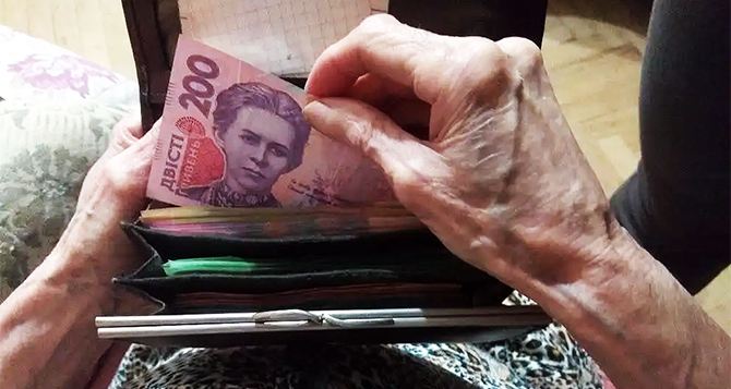 Всю жизнь работали, а пенсии не будет: украинцам объяснили важные формальности
