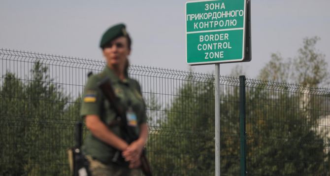 Украинцы которые отважились ехать в Польшу, будут сидеть в очередях: ситуация на границе