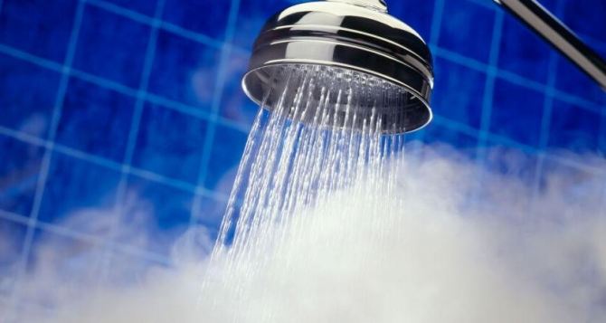 Почему нельзя мыться под горячим душем: многие об этом не знали