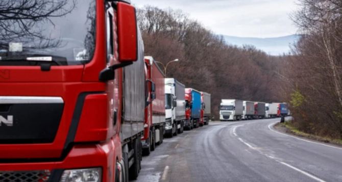 Украина потеряла более 400 млн евро из-за блокады польскими перевозчиками