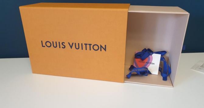 Louis Vuitton выпустили сапоги с имитацией человеческих ног
