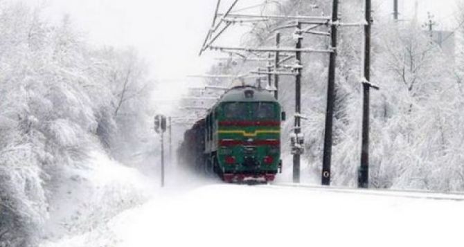 Почти десяток поездов Укразализныци опаздывают из-за непогоды