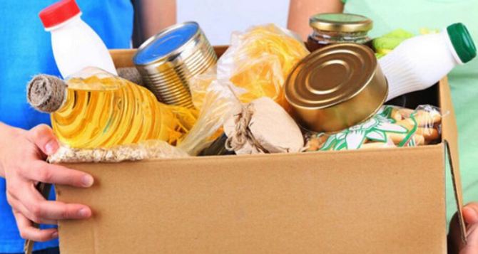 Гражданам Украины выдают новую гуманитарную помощь в виде продуктовых наборов: куда подать заявку