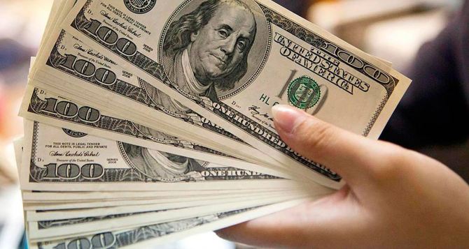 Доллар начал дешеветь: Курс валют на 8 декабря 2023 года