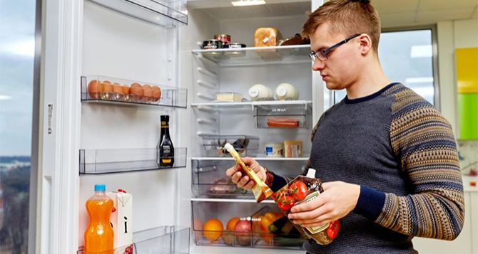 Какие продукты нельзя хранить в холодильнике: срочно доставайте, чтобы не испортились