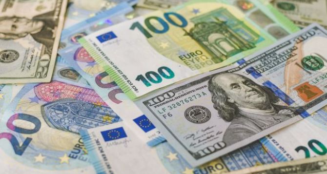 Сильных изменений не наблюдается: Курс валют на 10 декабря 2023 года