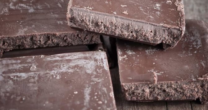 Почему тёмный шоколад белеет: как спасти его от порчи