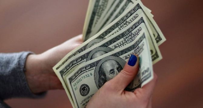Всем украинцам приготовиться: «В дальнейшем будет непросто» — эксперт объяснил чего ожидать от курса доллара в Украине