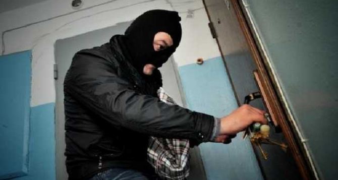 Польские полицейские предупреждают: рождественские праздники-это время квартирных грабителей