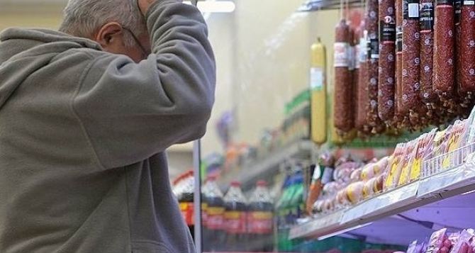 Украинцам придется сократить потребление продуктов: Что подорожает в первую очередь?