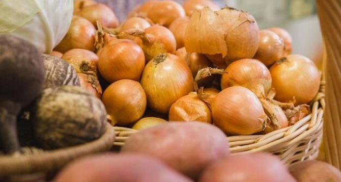 Цена меняется раз в день: Украинские супермаркеты снова обновили цены на необходимые овощи